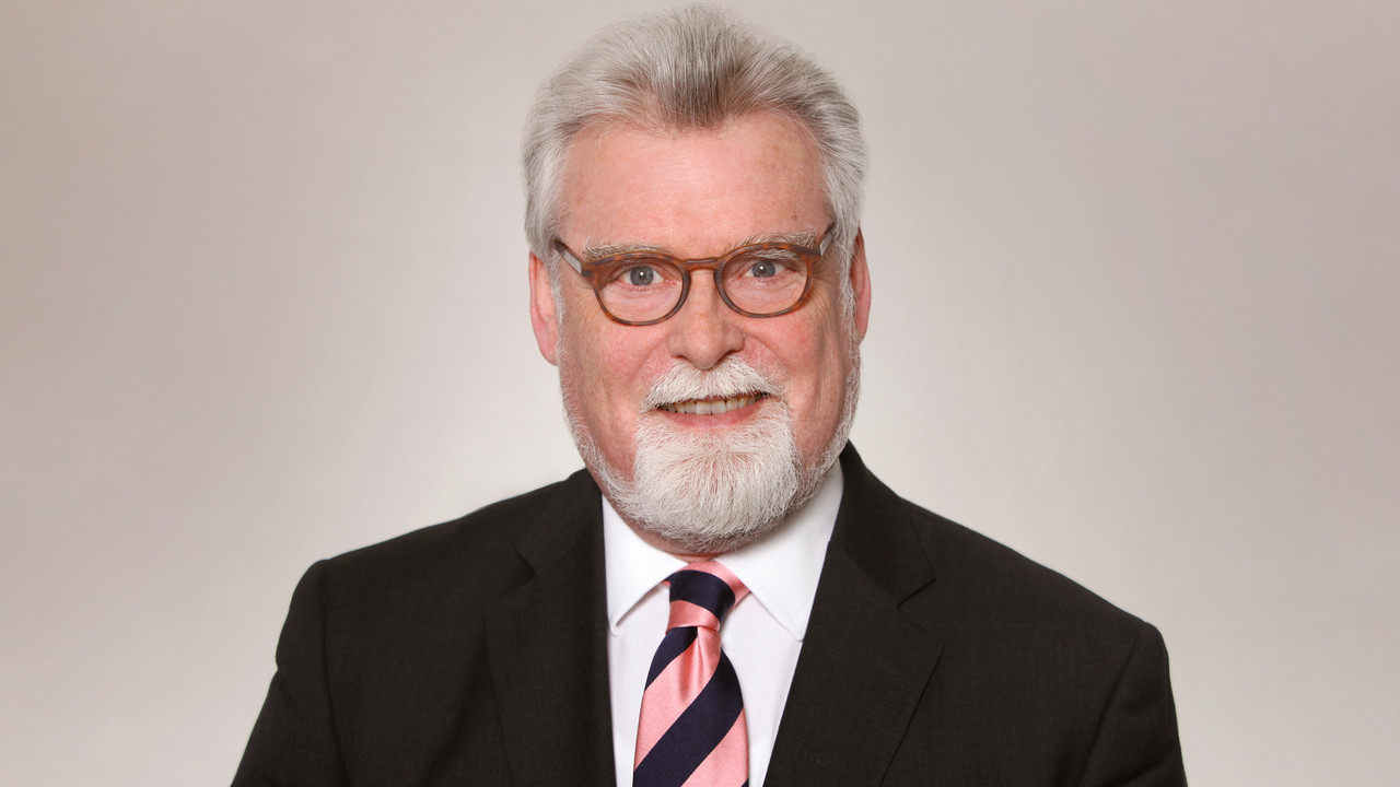 Portraitaufnahme des Justizministers des Landes Rheinland-Pfalz